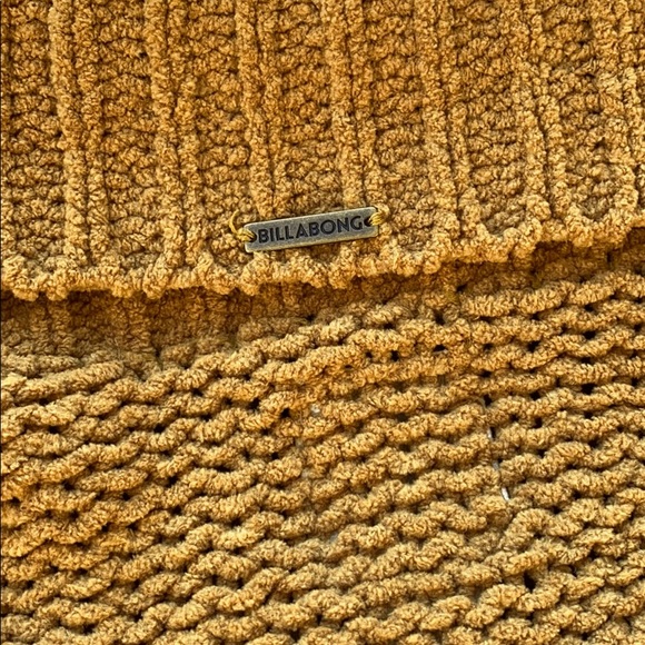 🔶🔸BILLABONG ON A ROLL CHENILLE SWEATER🔸🔶 - Picture 12 of 12